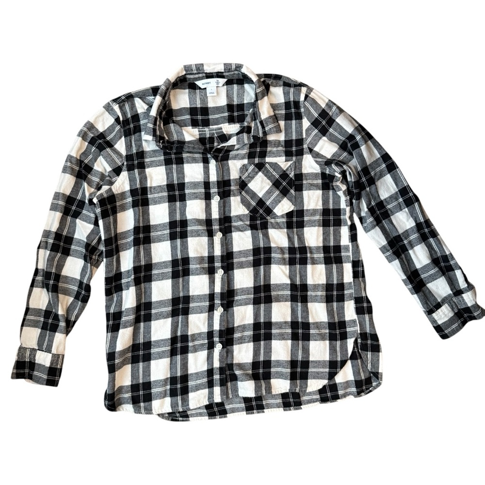 Old Navy Flannel Womens L Black White Plaid Long Sleeve Button Up Fall Sweater